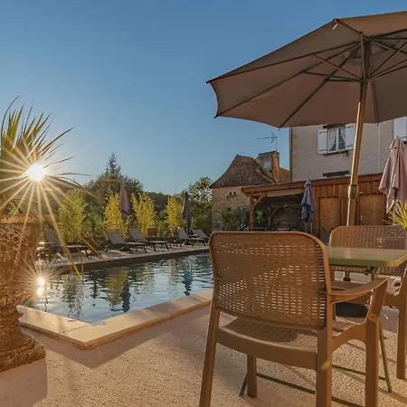 La Du 15 - Indépendantes&autonomes Du Restaurant La Maison - Clim Et Piscine Chauffée - Lit King Size Séjour chez l'habitant Les Eyzies